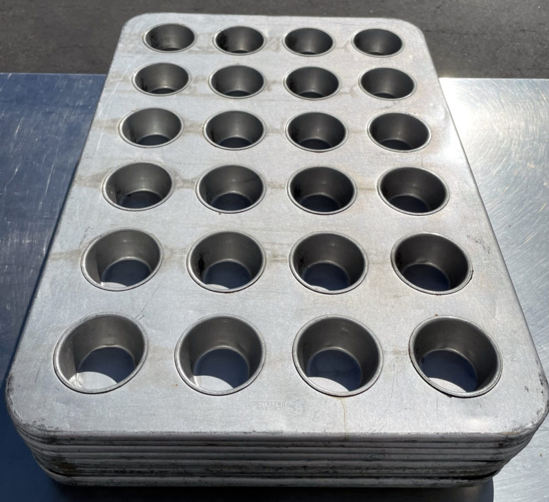 Chicago Metallic 45645 24 Cup 5 oz. Glazed Aluminized Steel Jumbo Muffin  Pan - 17 7/8 x 25 7/8