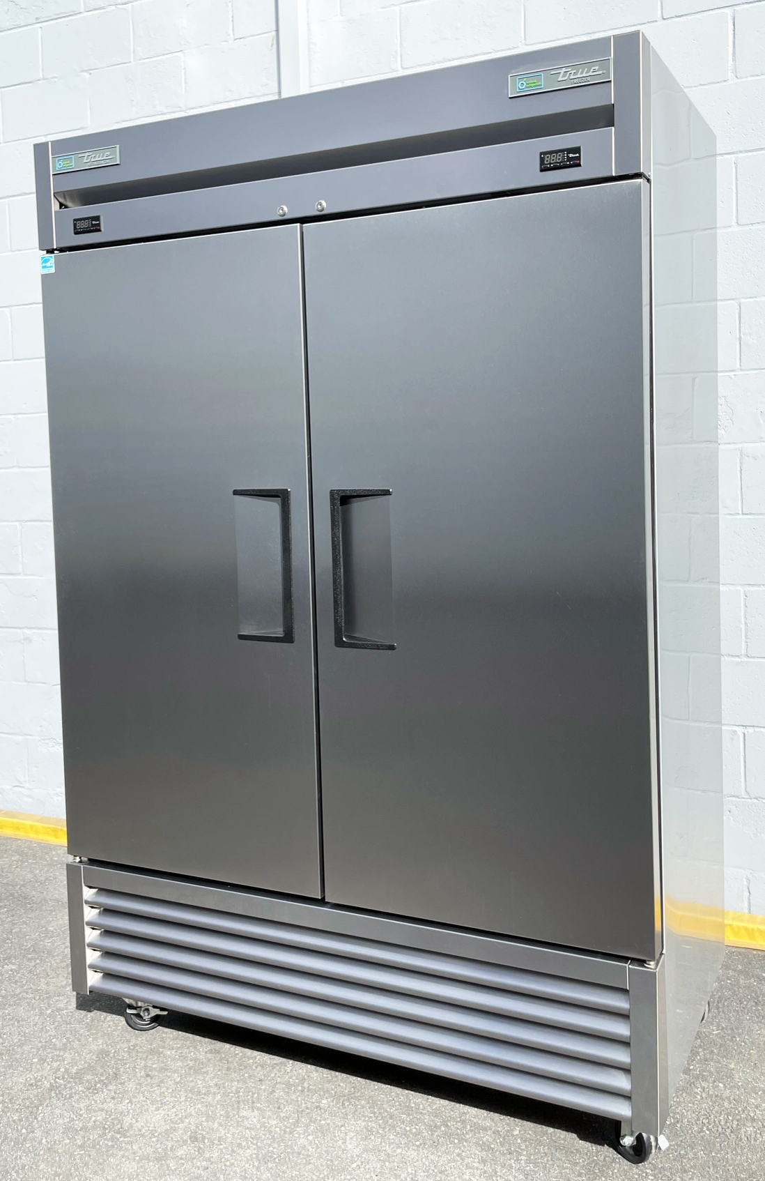 True (T49DTHC) 54" 2Section Dual Temperature Commercial Refrigerator