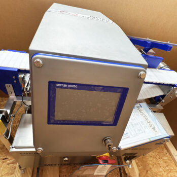 NEW Mettler Toledo (M31R) Commercial Food Safety Digital Metal Detection System